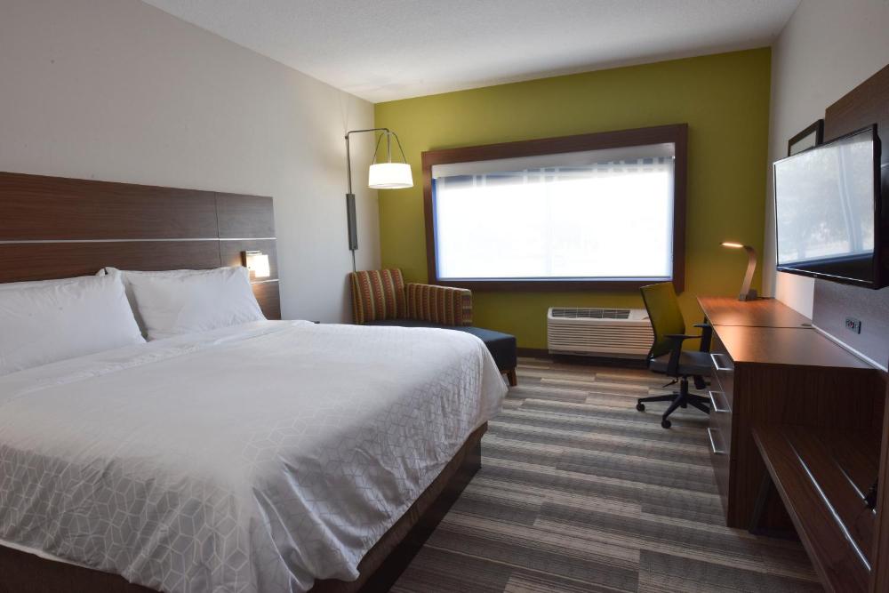 King Room - Hearing Accessible - Non-Smoking interior